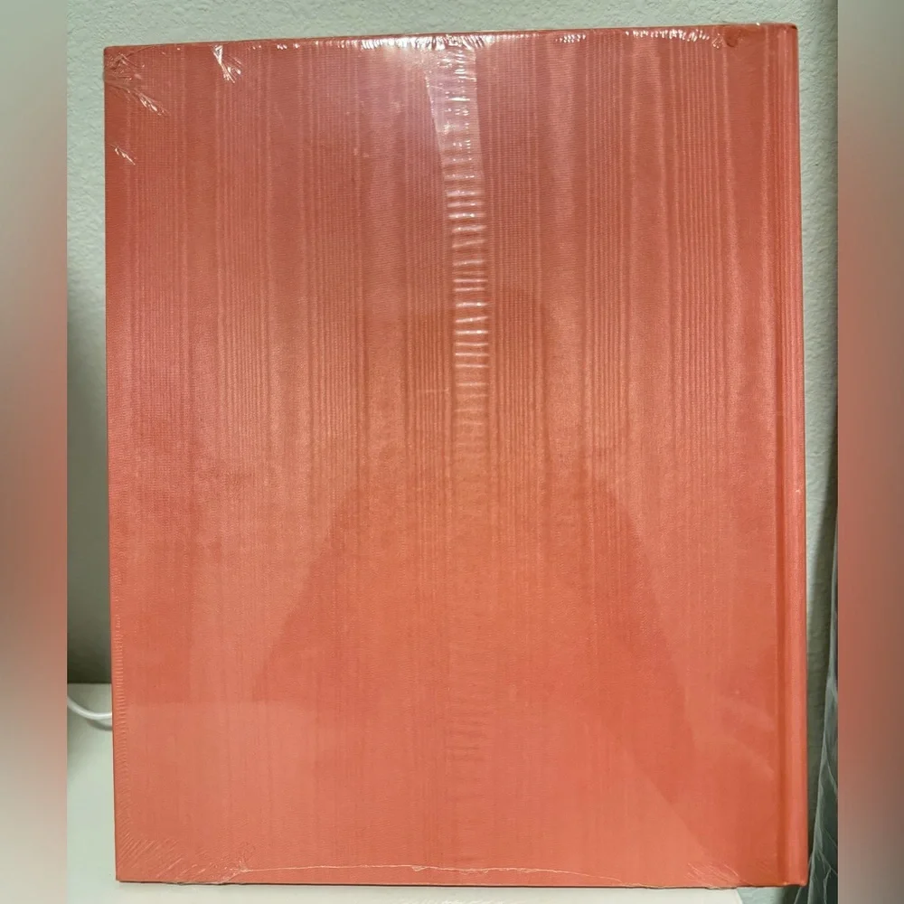 Gucci Holiday 2018 Coral Home Decorative Book - Picture 5 of 6